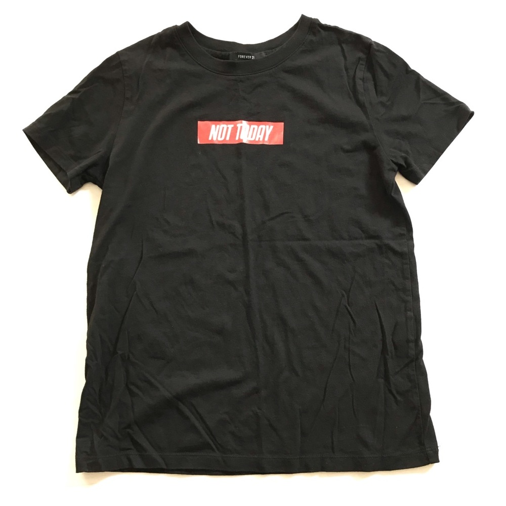 Forever 21 Black T-shirt with a logo size small
